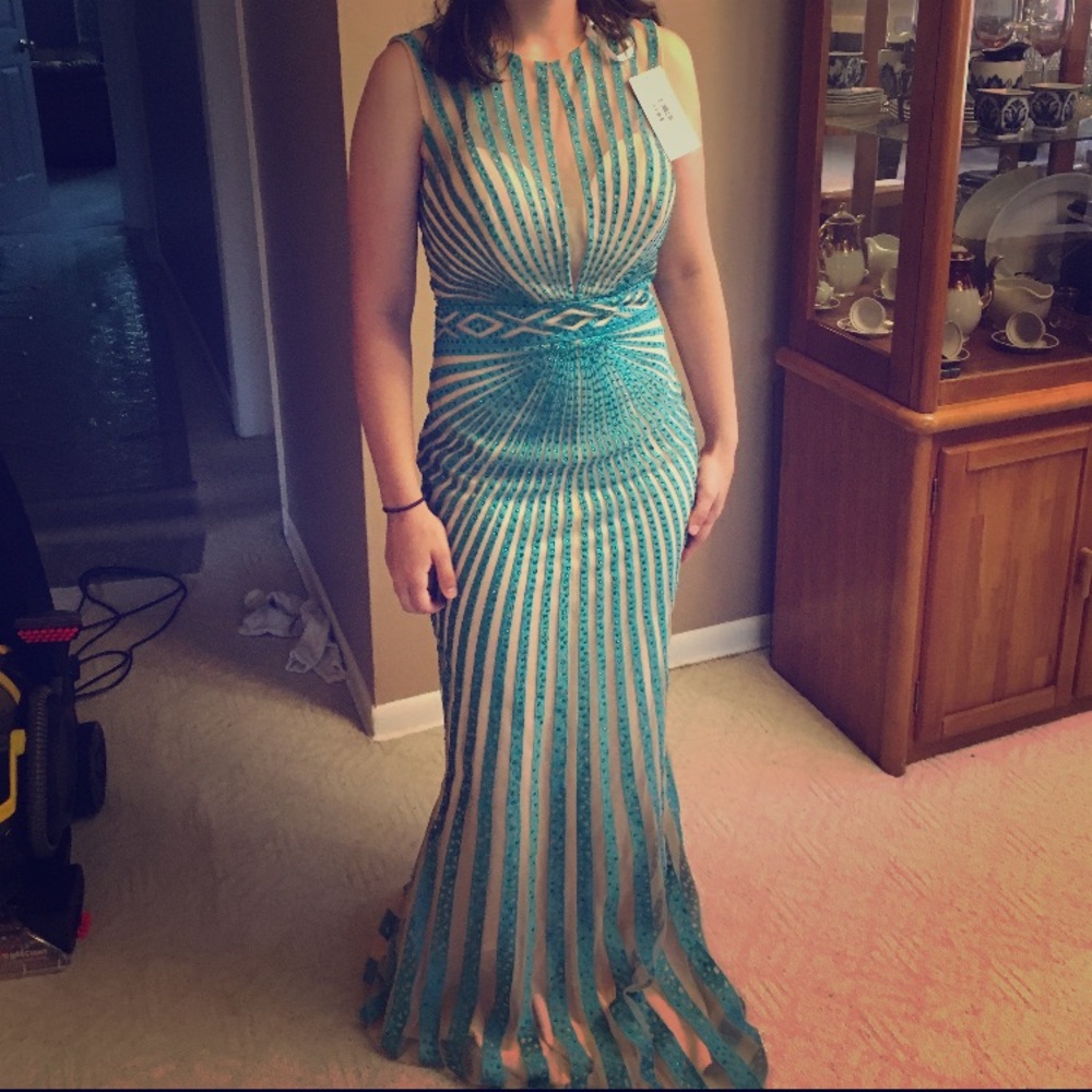 SALE! NWT Jovani gown MAKE AN OFFER!